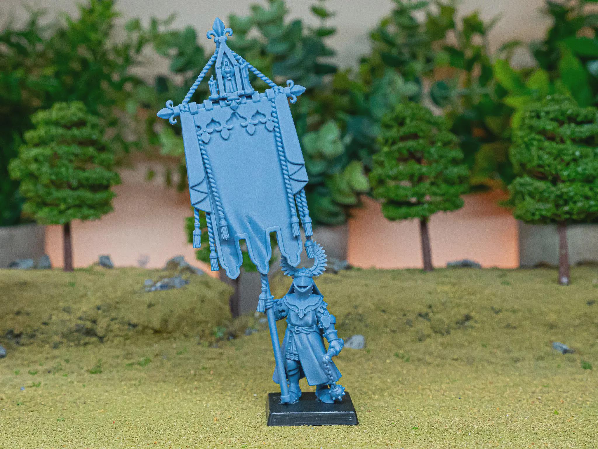 Gallia Battle Standard Bearer - Highlands Miniatures