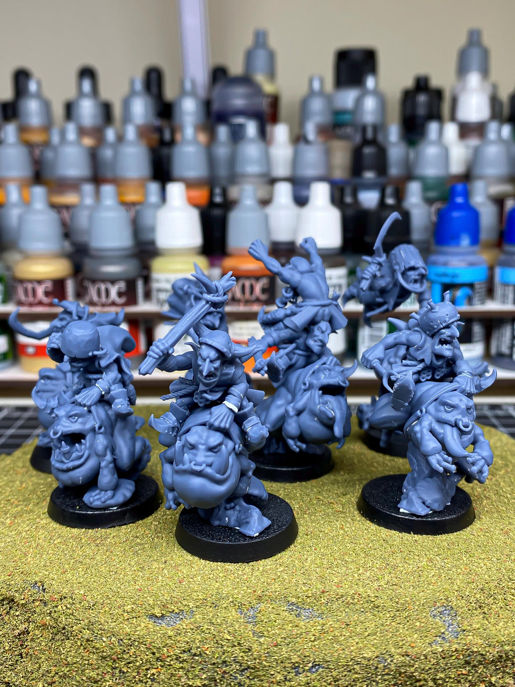 Swamp Goblins Frog Riders - Highlands Miniatures